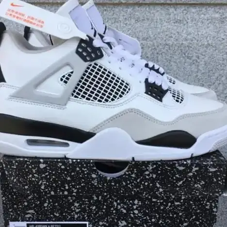 Air Jordan 4 (28 colores)