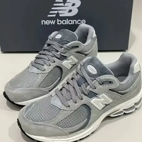 New Balance 2002R