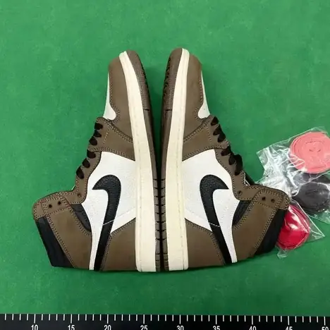 Nike Air Jordan 1