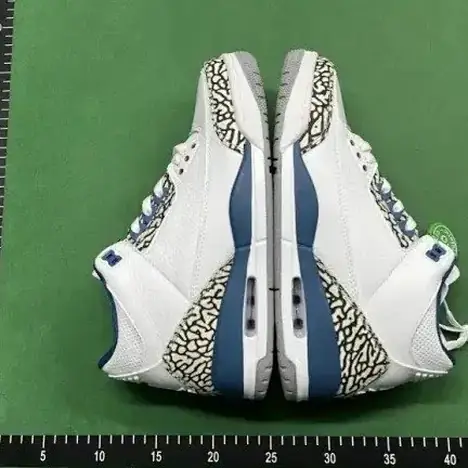 Nike Air Jordan 3 Retro Unc
